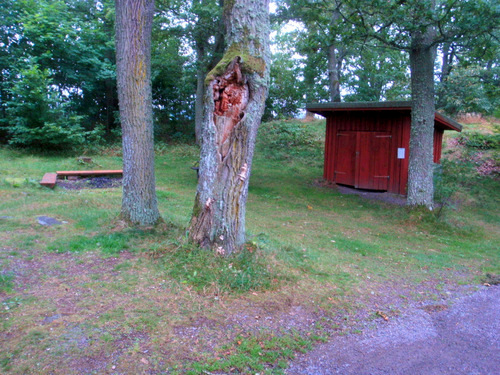 A little picnic area above the canal.